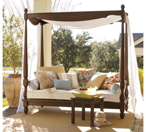 4 Chic Styles of Outdoor Lounge Seating